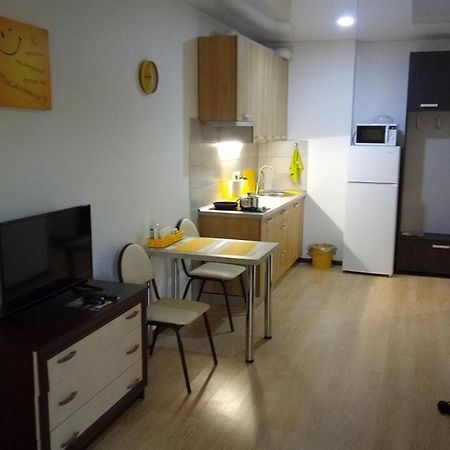Positive Smile Studio Apartment In The Colorful Comfort Town Residental Complex. Kt-06. كييف المظهر الخارجي الصورة